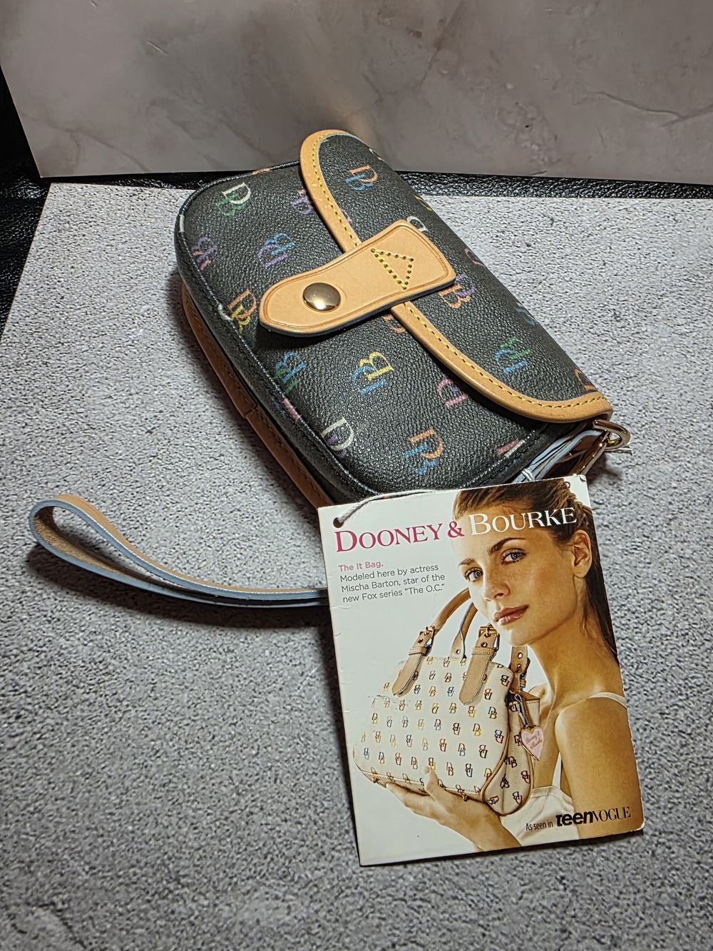 Vintage Dooney & Bourke Black Multicolor DB Wristlet with Tan Trim - Picture 10 of 10